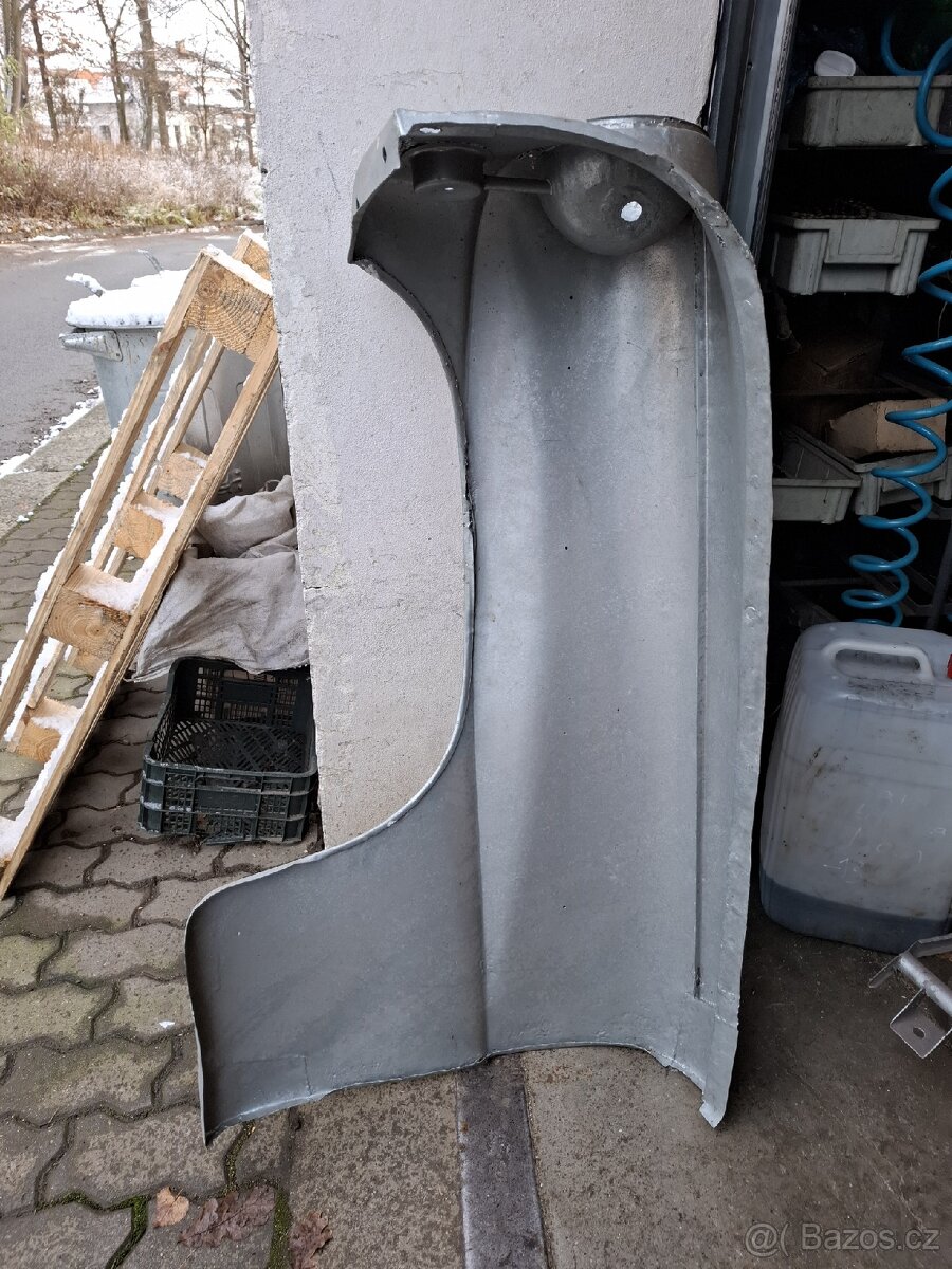 Pravý přední blatník Škoda Felicia Octavia Spartak - 2