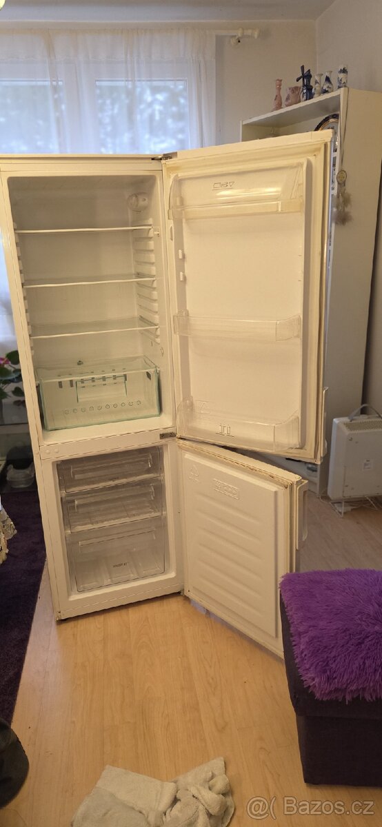 Prodám chladničku Electrolux ENF 2700AOW - 2