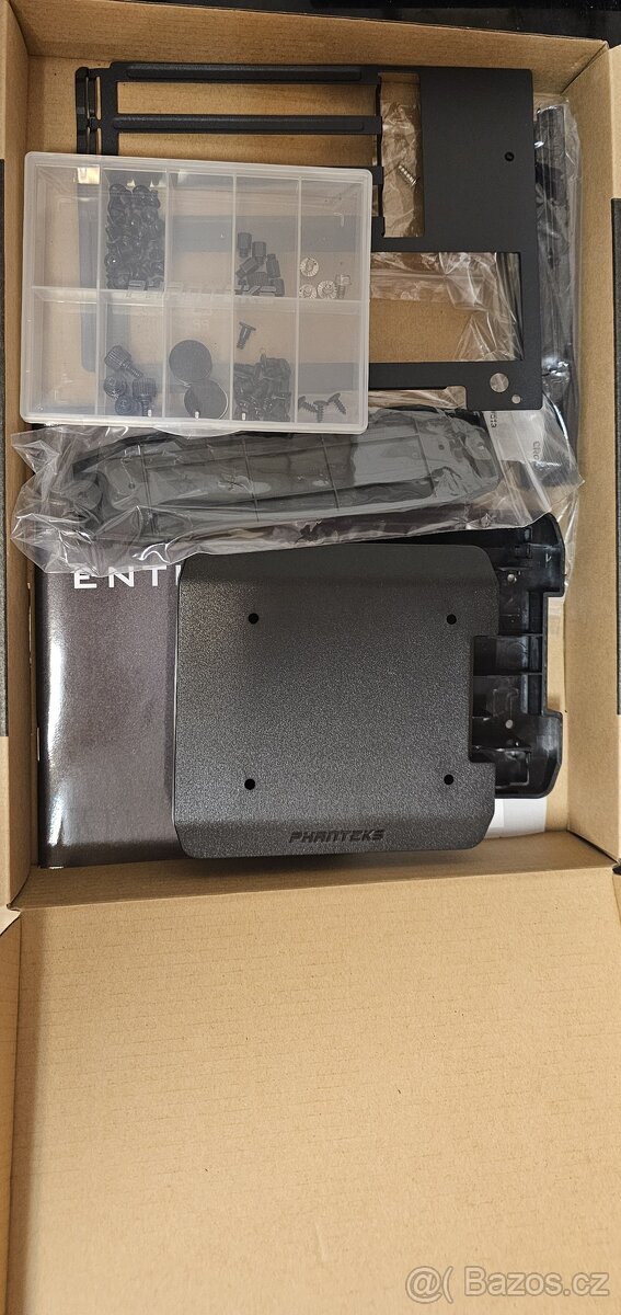 Phanteks Enthoo Pro II – E-ATX skříň + 4× Arctic P14 - 2