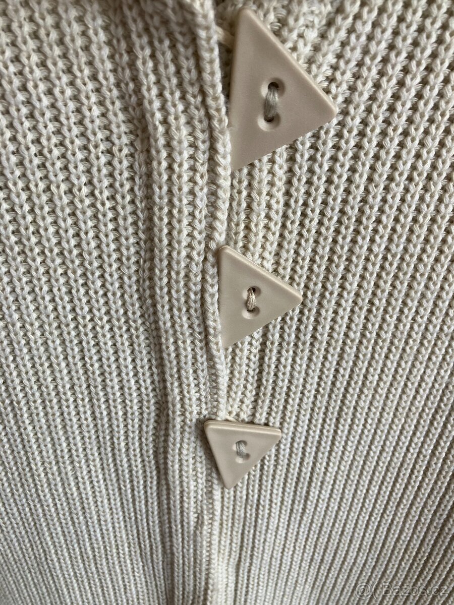 Dlouhý dámský svetr. - 2