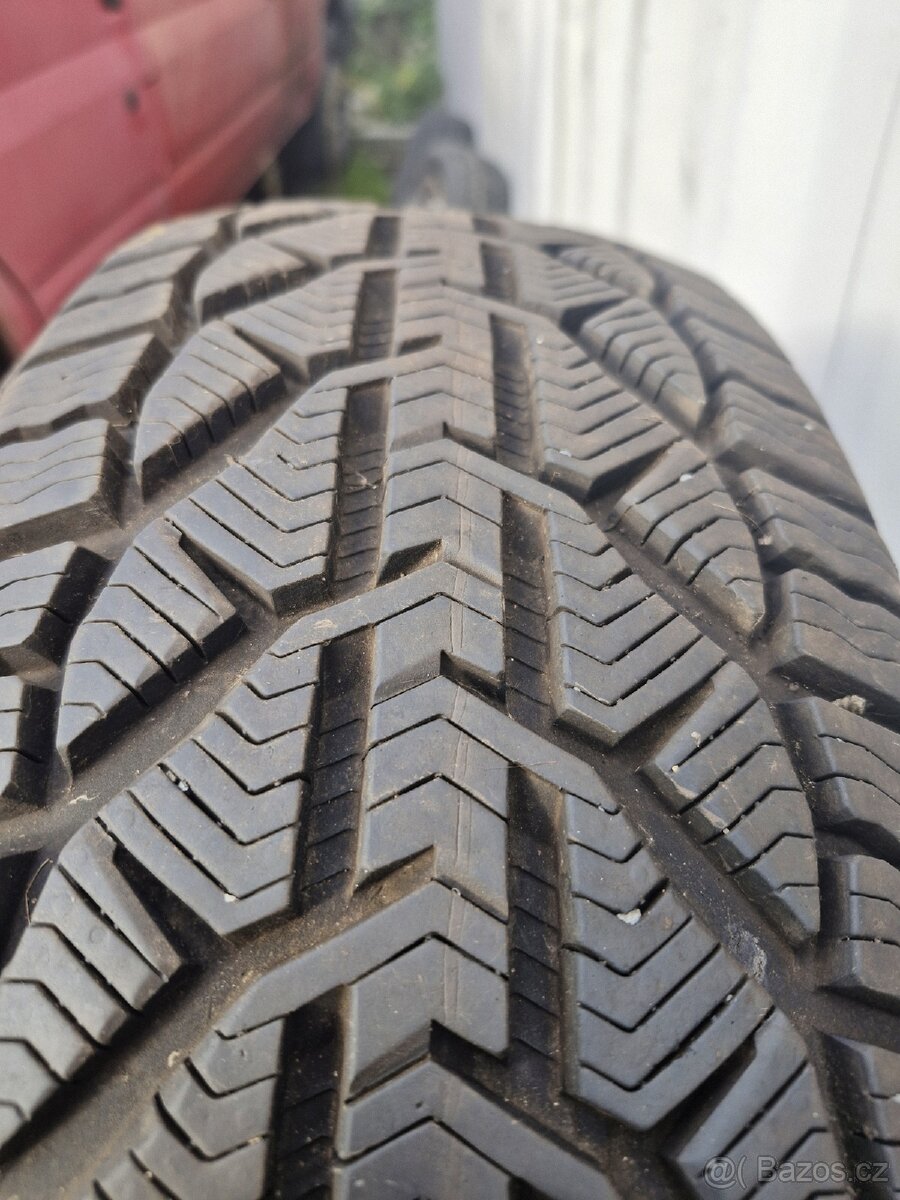 Kormoran zimní 215/55 R17 - 2