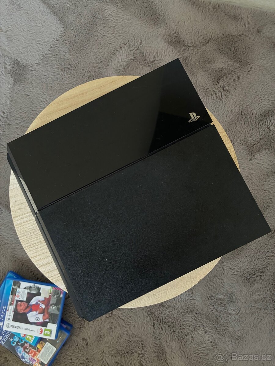 Playstation 4 FAT 500GB + ovladač a hry - 2