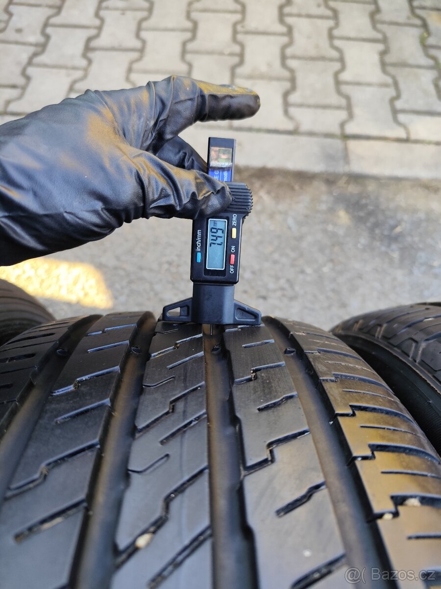 Letní pneu 235/45/18 - 2