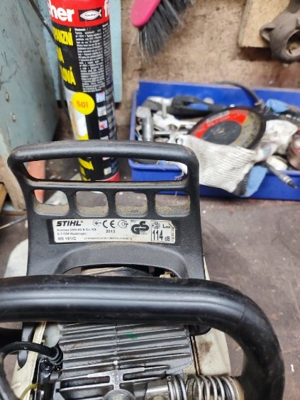 Dobry den prodám pilu - 2