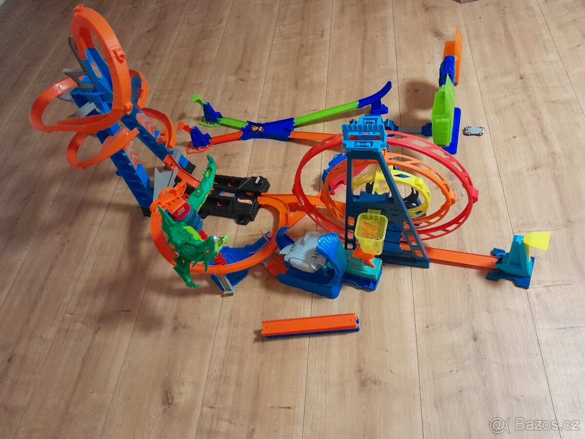 Velká Hot Wheels dráha - 2