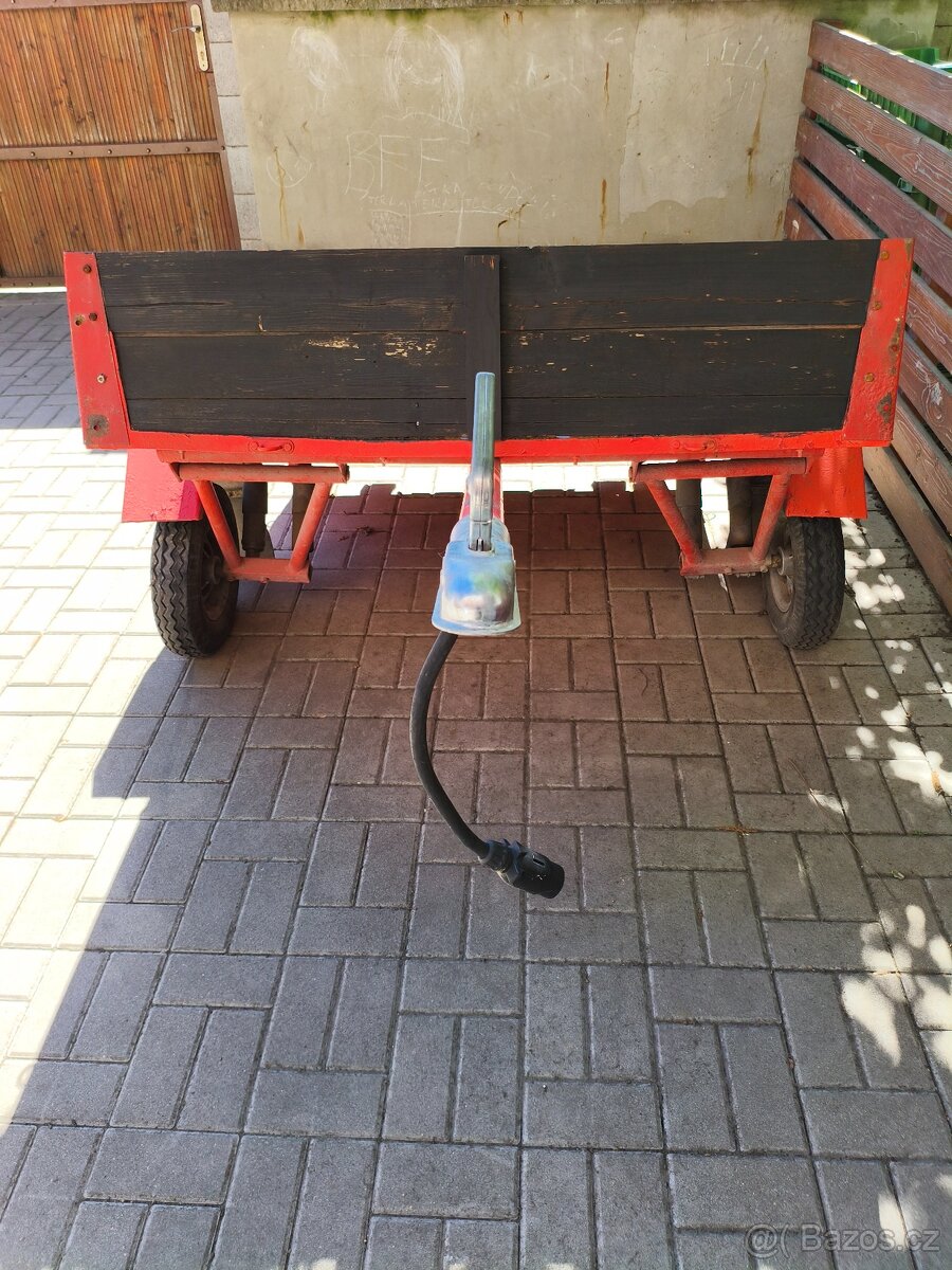 Přívěsný vozík za auto - 2
