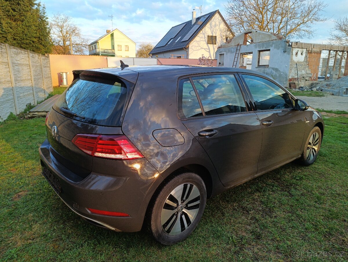 VW E-Golf,najeto pouze 54000km,po servisu - 2