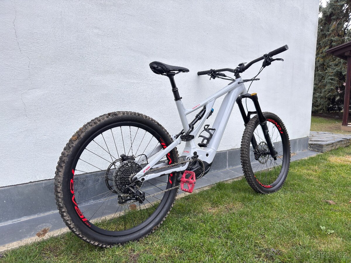 Specialized Kenevo Comp 21 - Baterie 100% - 2