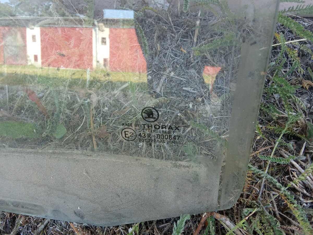Zadní okna Škoda 120. - 2