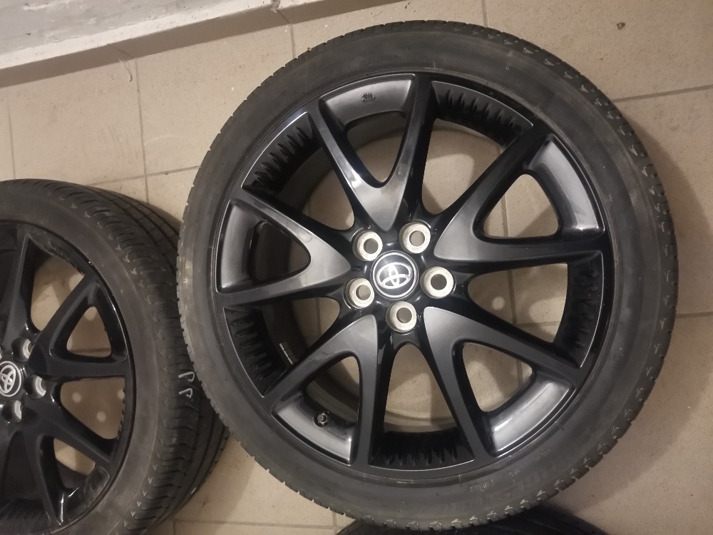 TOYOTA YARIS 205/45/17 - 2