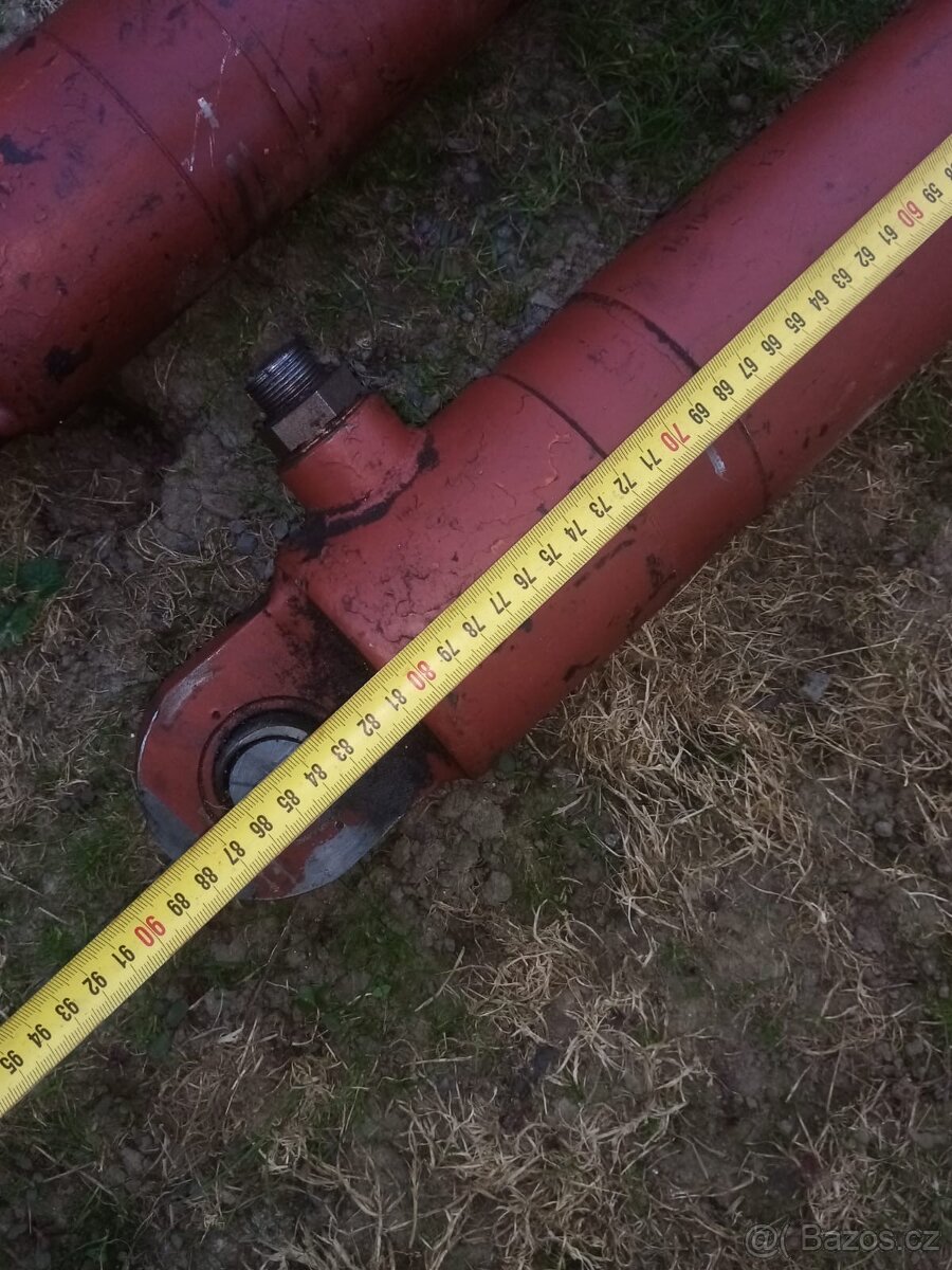 Dvou činné pístnice hydraulické - 2