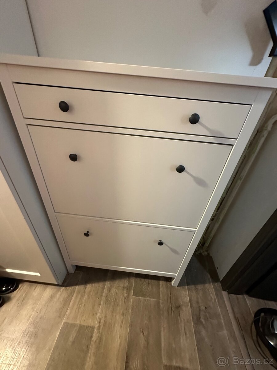 Botník Ikea Hemnes - 2