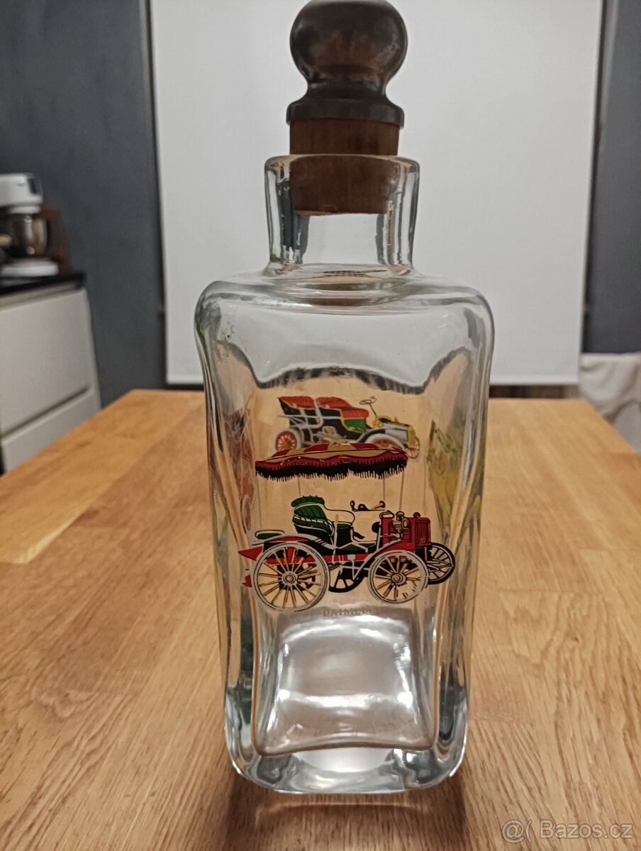 SILNOSTĚNNÁ SKLENĚNÁ LÁHEV DEKOROVANÁ VETERÁNY - 2