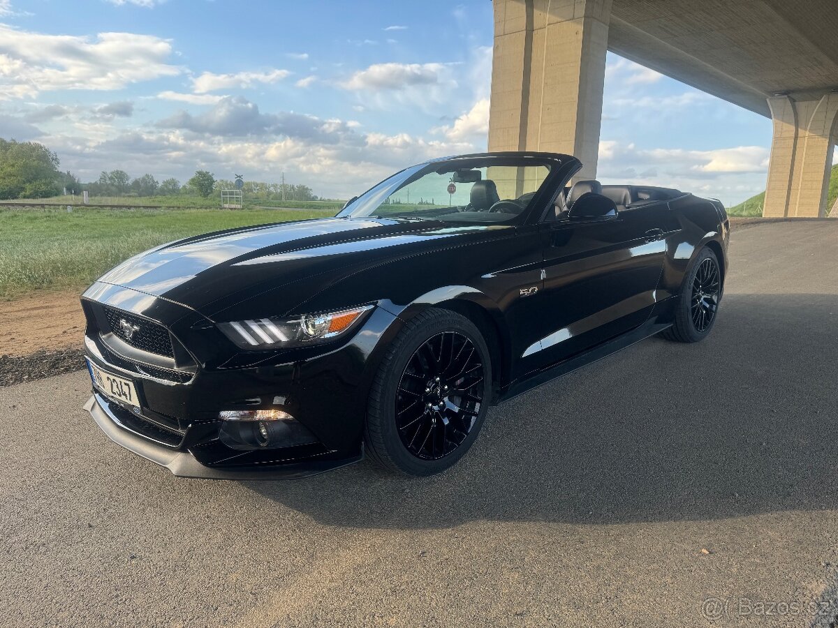 Ford Mustang GT 5.0 V8 Cabrio SLEVA - 2