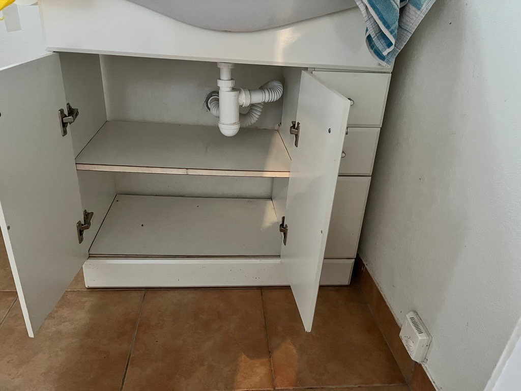 koupelnová skříňka - 2