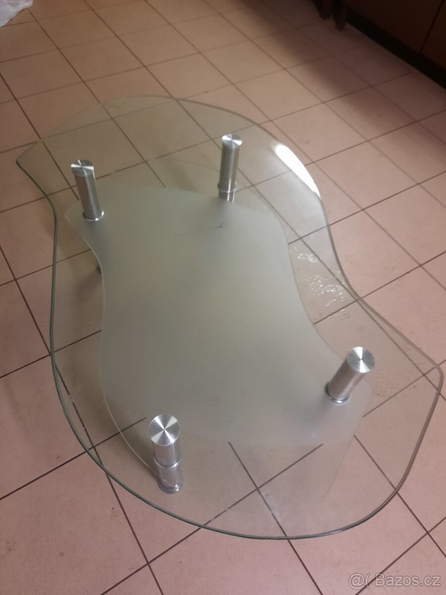 Skleněný dvoupatr.konferenční stolek,atyp.120 x 70 x v40 cm - 2