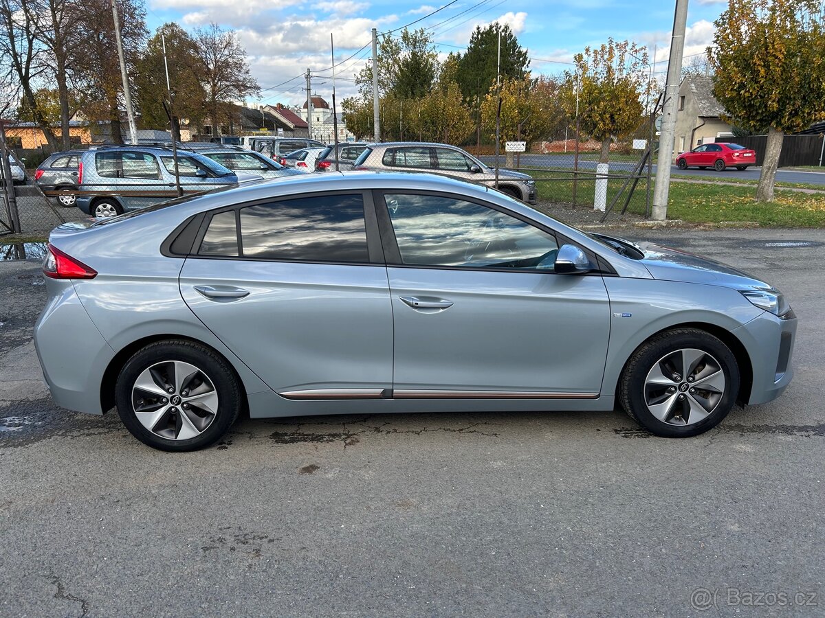 HYUNDAI IONIQ elektric SOH 100 % - 2