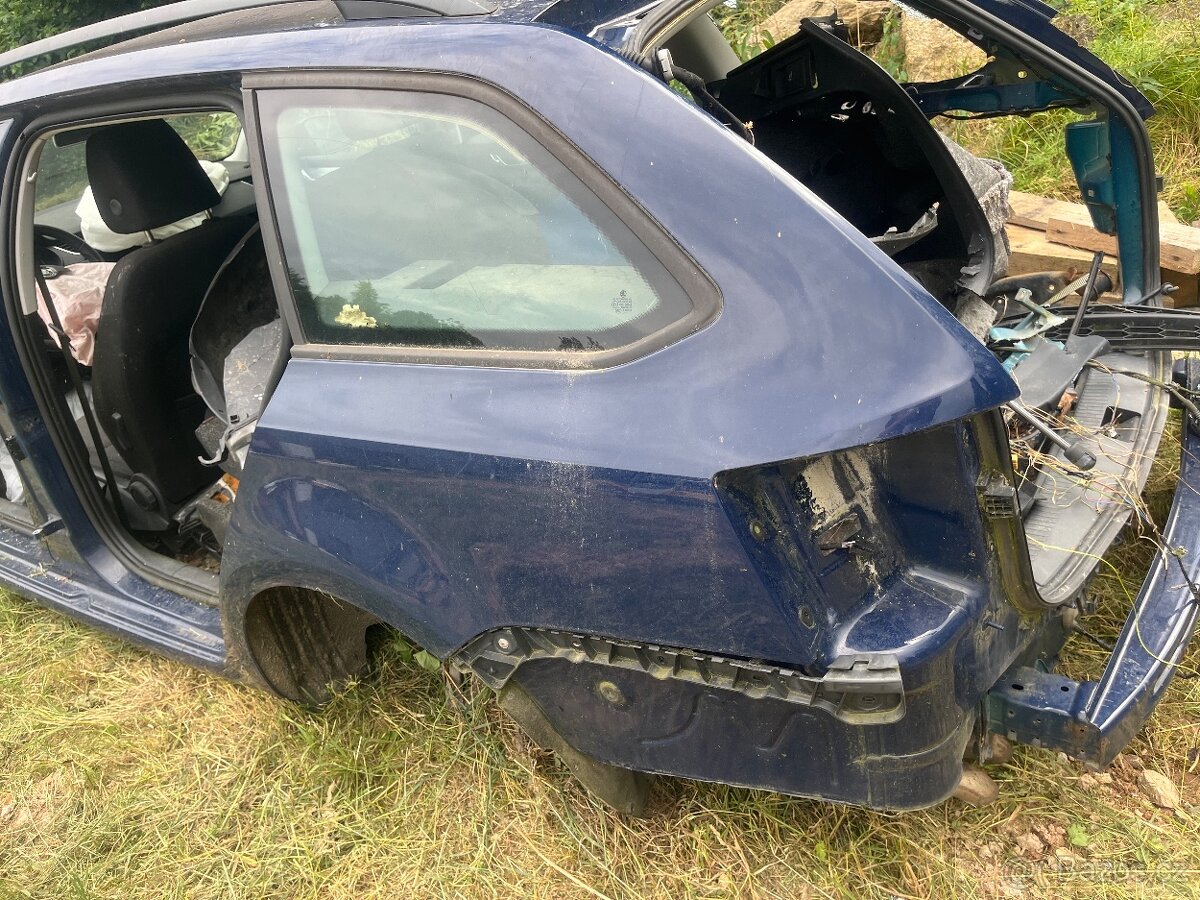 Octavia 3 III Combi díly karoserie, sedačky zadní světlo - 2