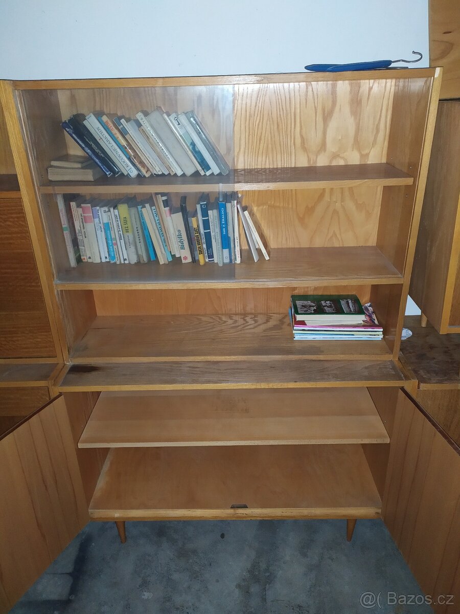 Šatní skříň, příborník,knihovna, komoda,peřiňák, noční stole - 2