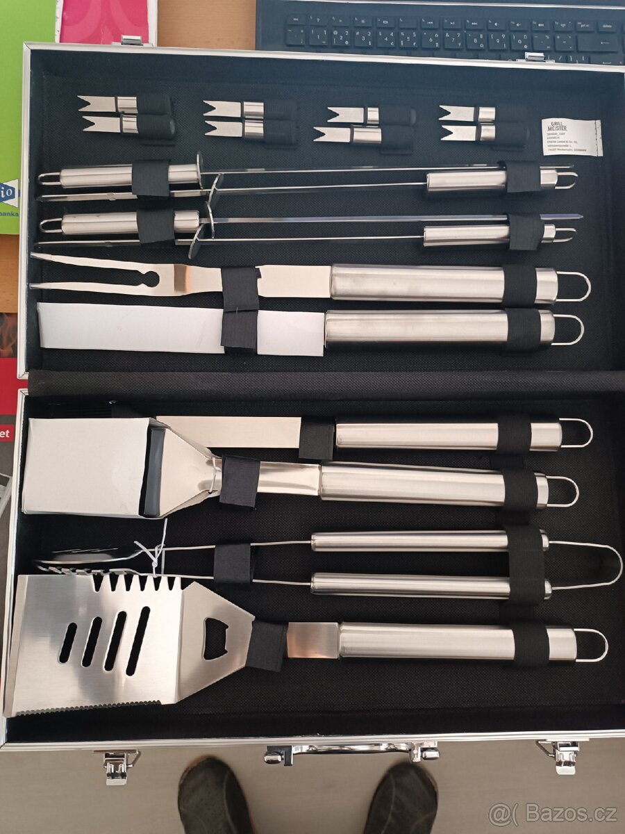 18 dílná sada na grilování. - 2