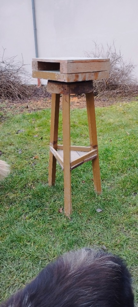 Dřevěný otočný stojan / Sochařský pracovní stolek - 2