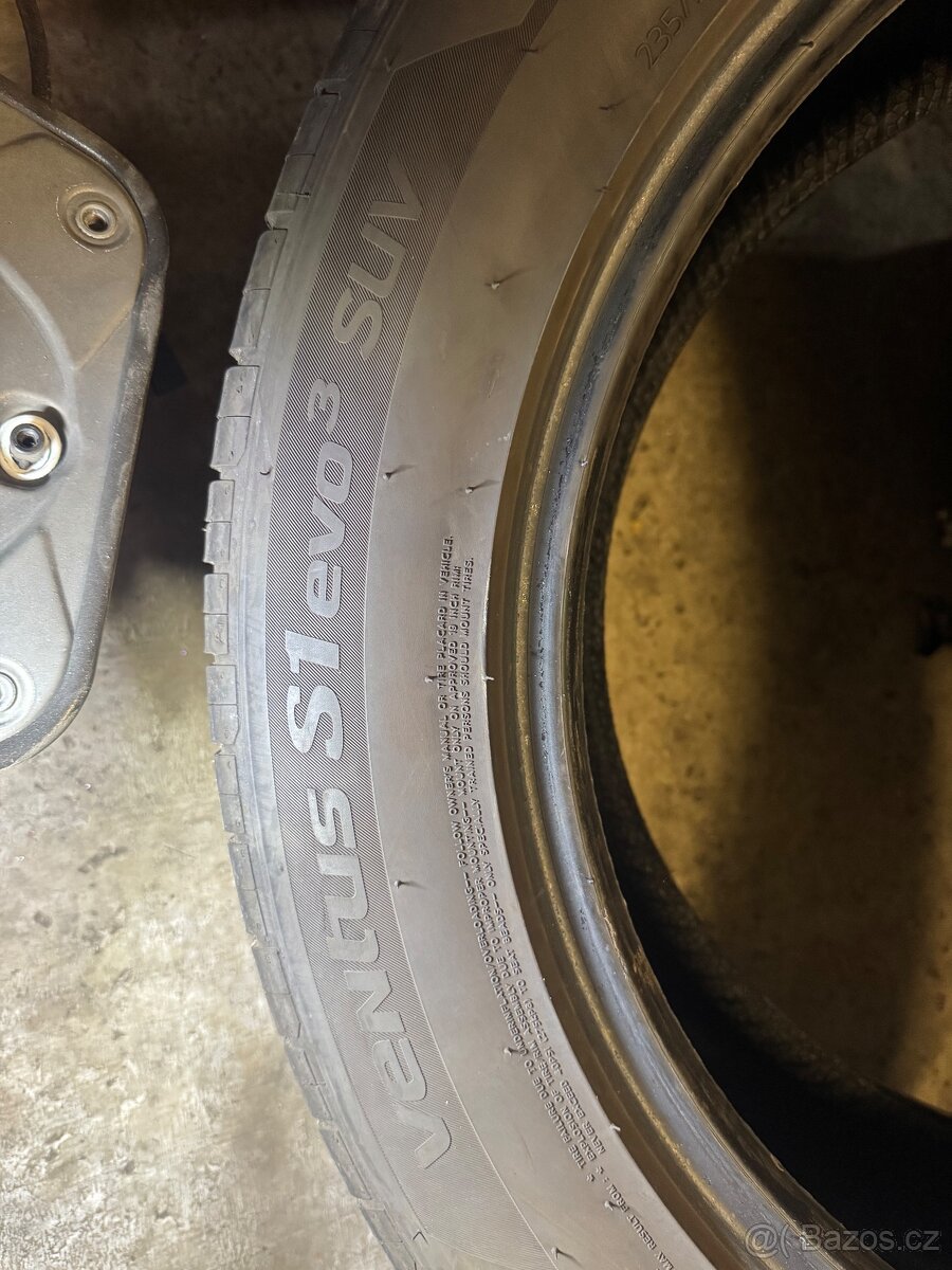 Hankook 235/55ZR19 - 2