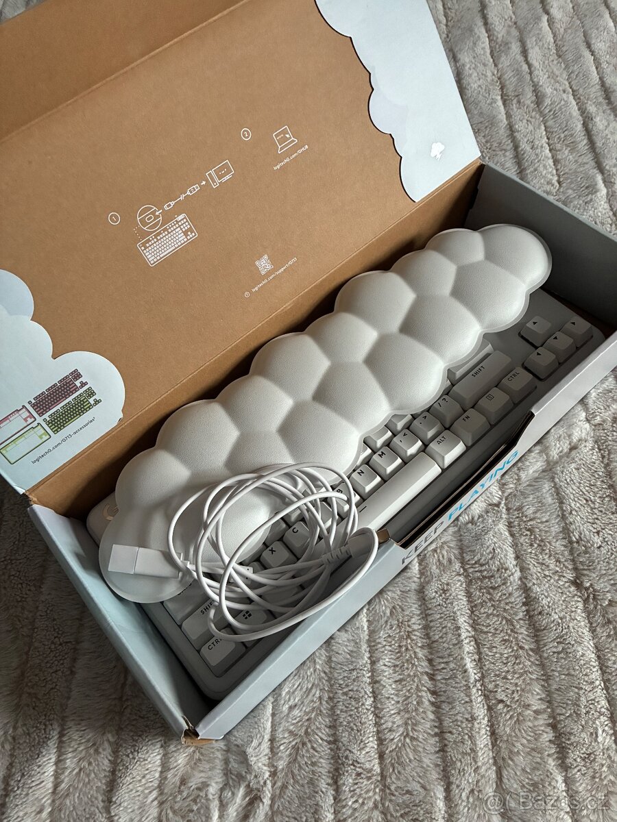 Logitech G713 Klávesnice, RGB, Clicky Switche - 2