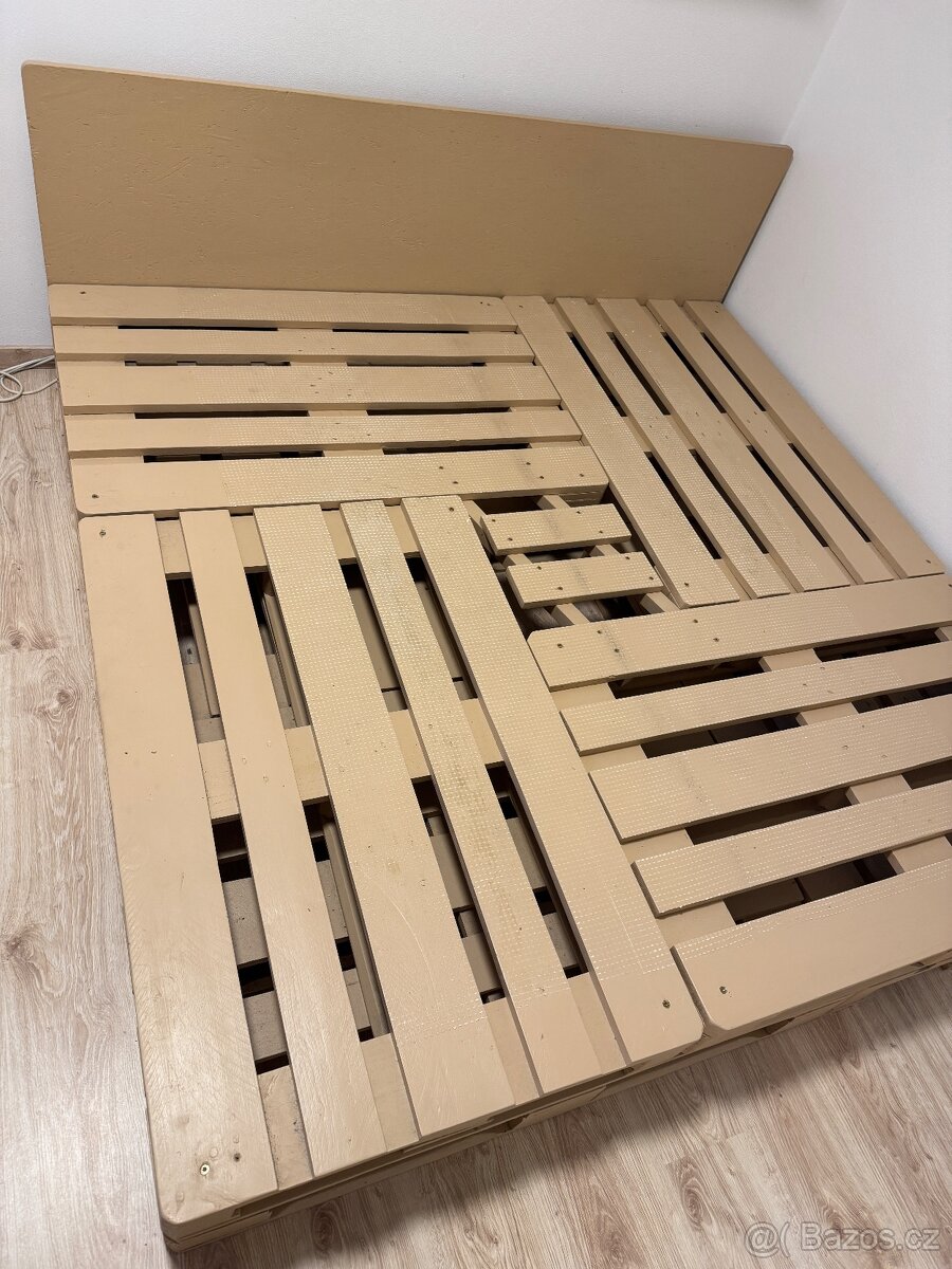 Postel z palet - 2