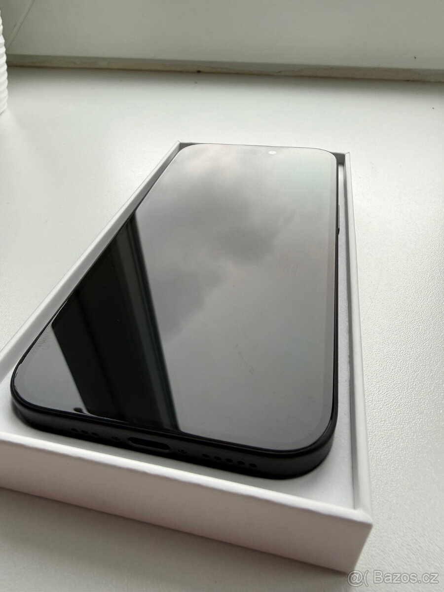 iPhone 15 PRO 256 GB - Top stav Black Titanium - 2