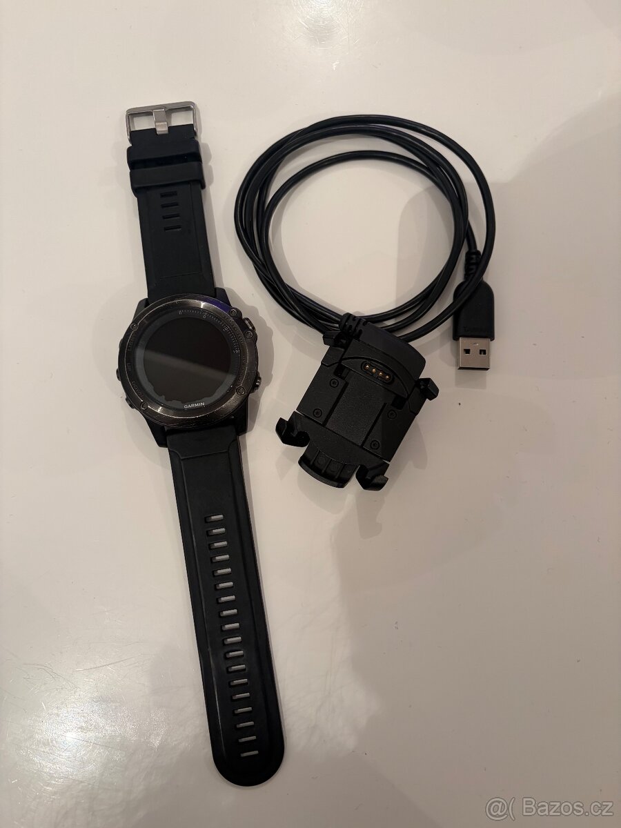 Garmin Fenix 3 s nabíječkou - 2