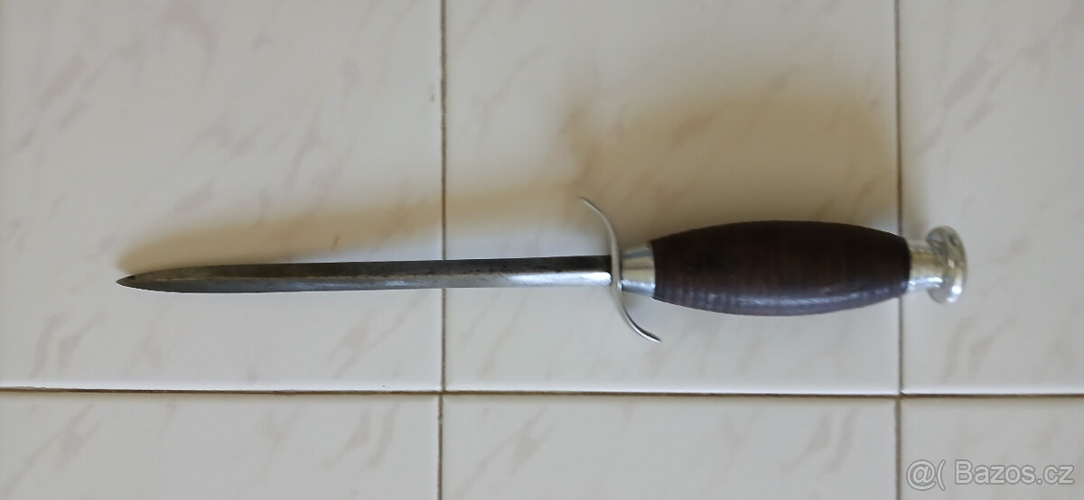 Stará čtyřhraná dýka - 2