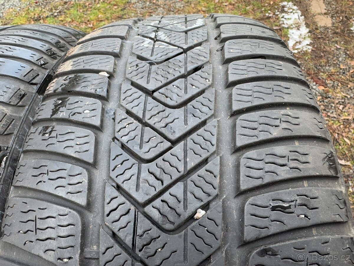 Zimní pneu 245 45 18 Pirelli - 2