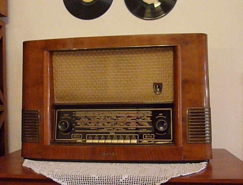 Rádio Tesla 624A Choral - 2