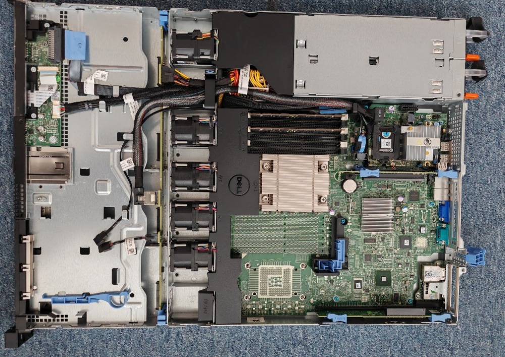 Dell PowerEdge R320, 32GB RAM 6/10 jader - 2