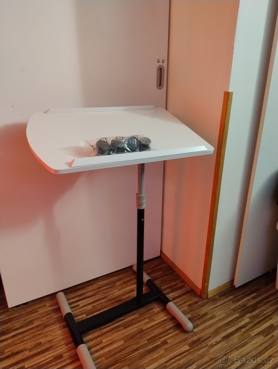Stolek na notebook - 2