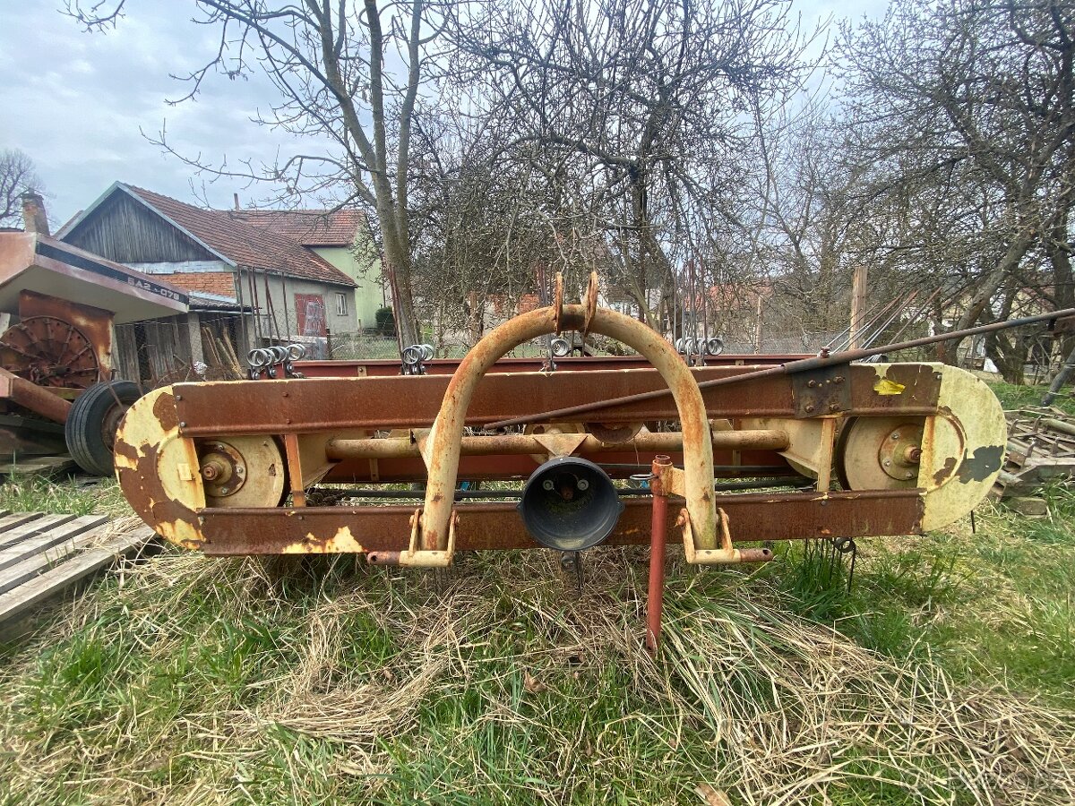 Prodám obraceč na seno - 2