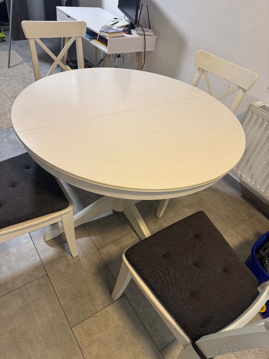 Stůl a židle - 2