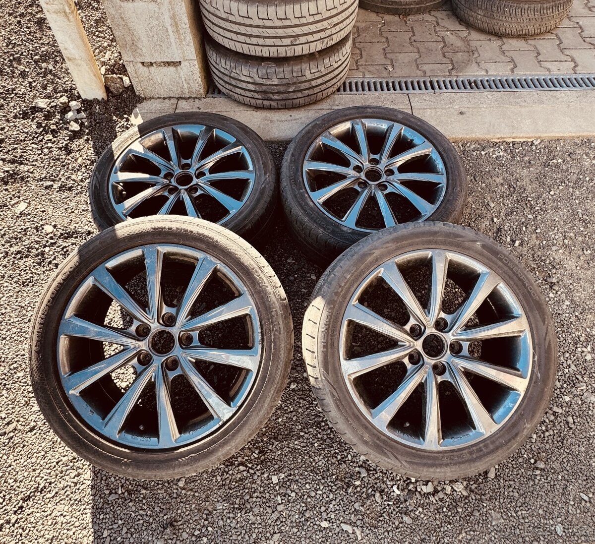 225/45R17 - 2