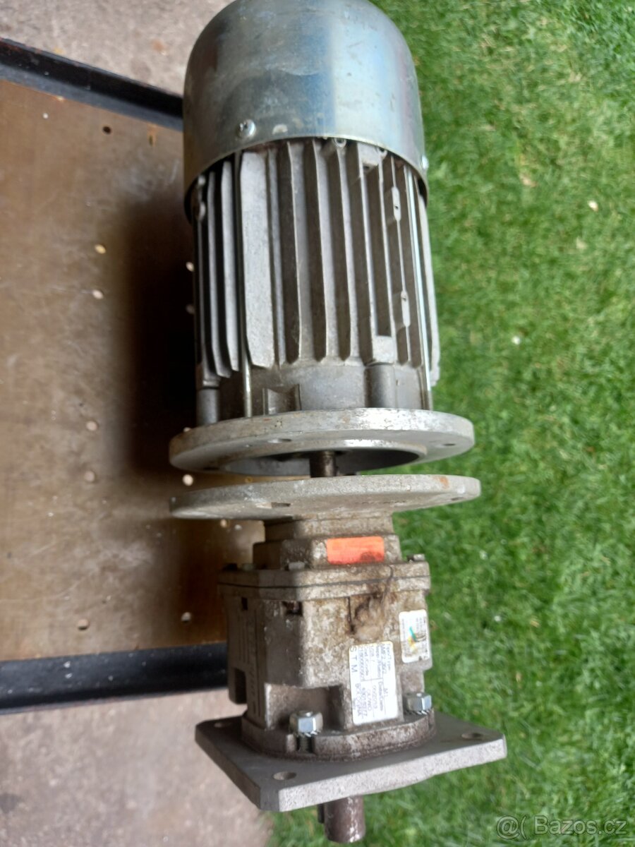 elektromotor přírubový s převodovkou - 2