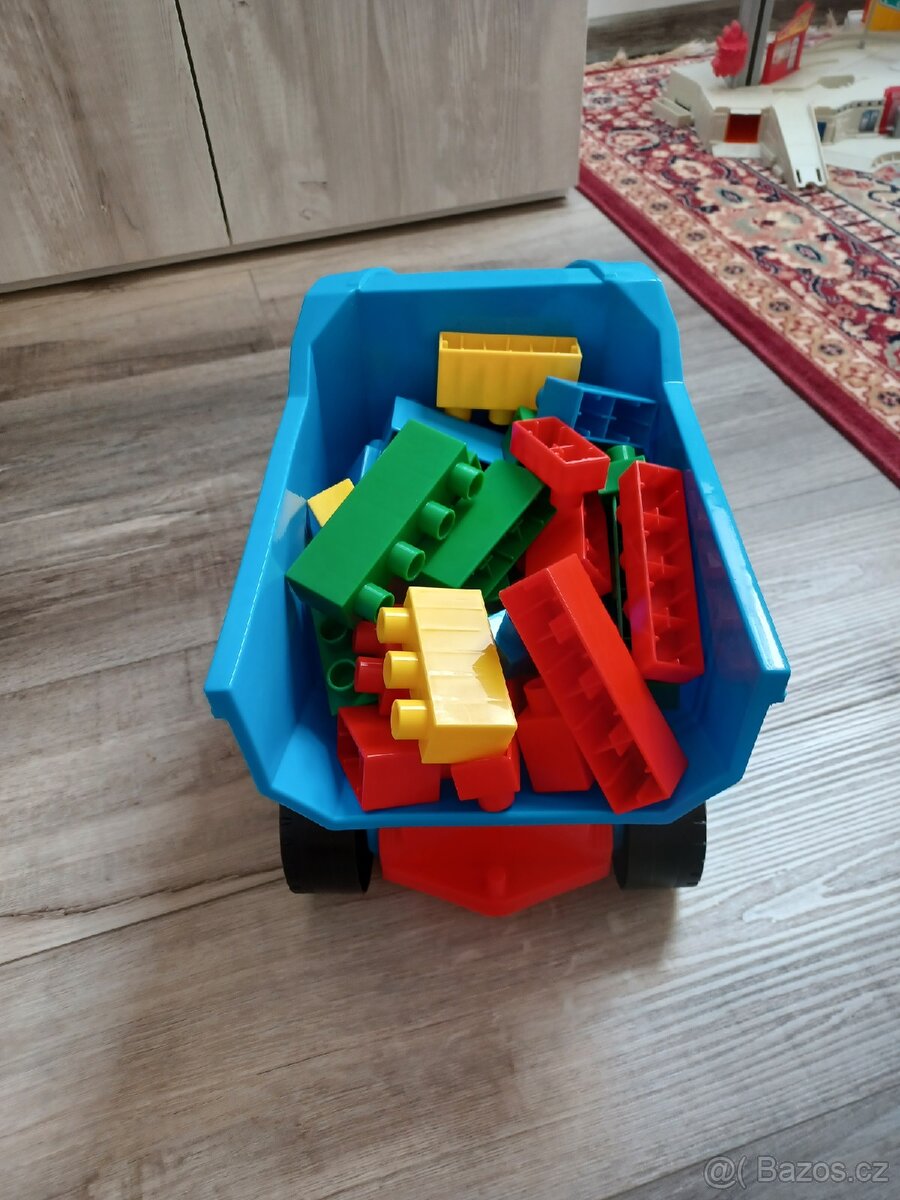 Auto s kostkami zn. WADER - 2