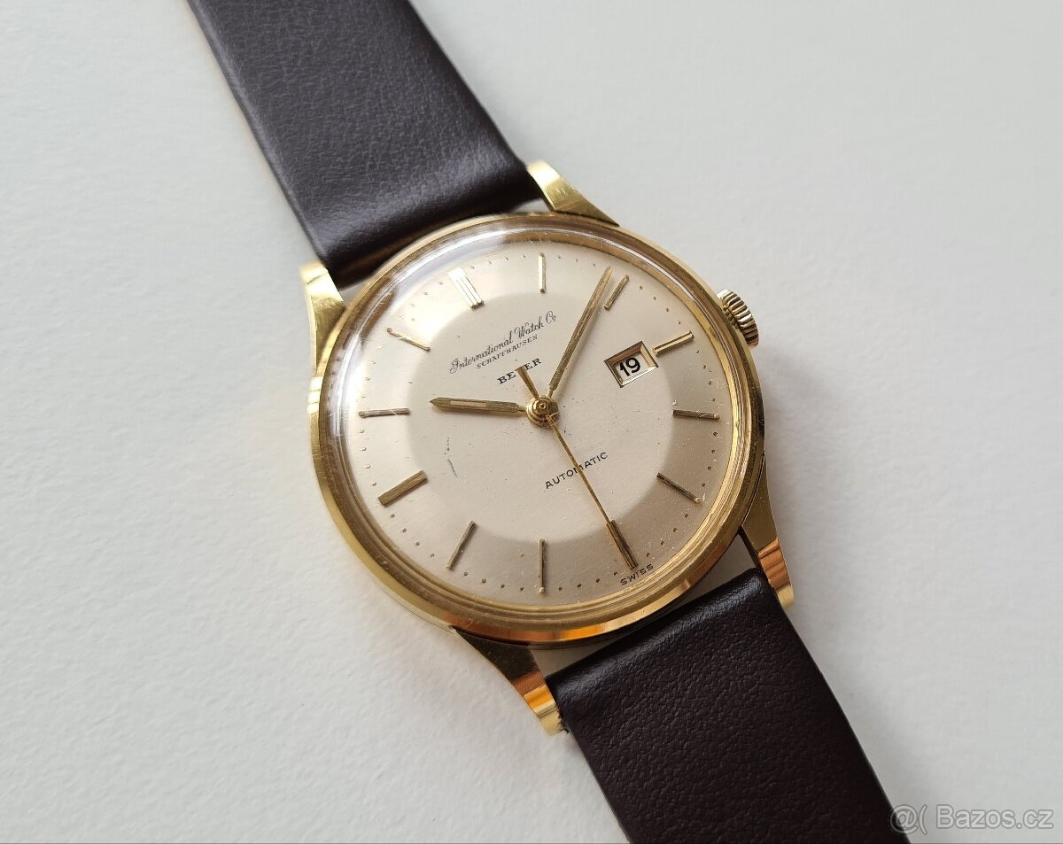 Zlaté náramkové hodinky IWC Schaffhausen Automatic 18K
- 2