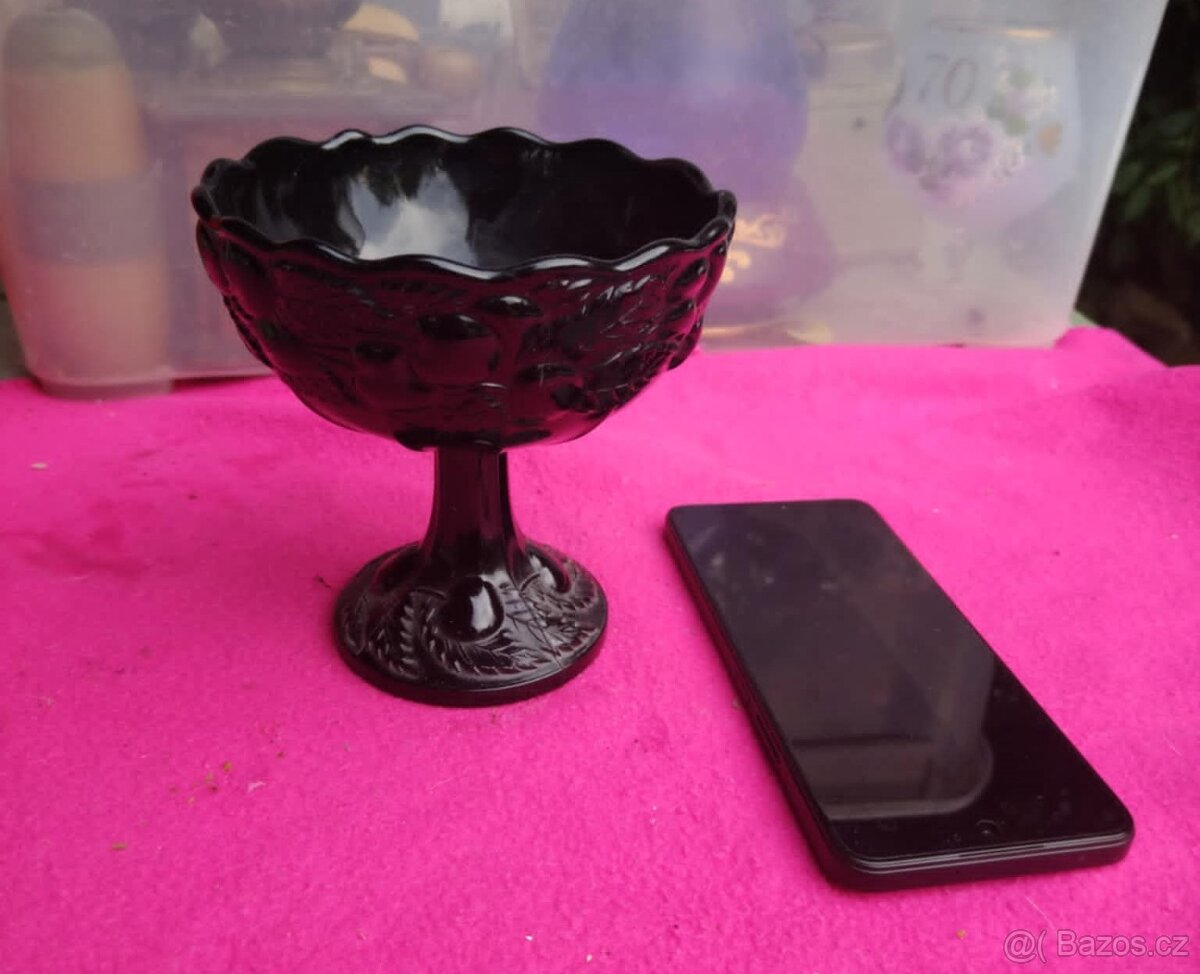 Skleněný černý pohár, motiv třešně - 2