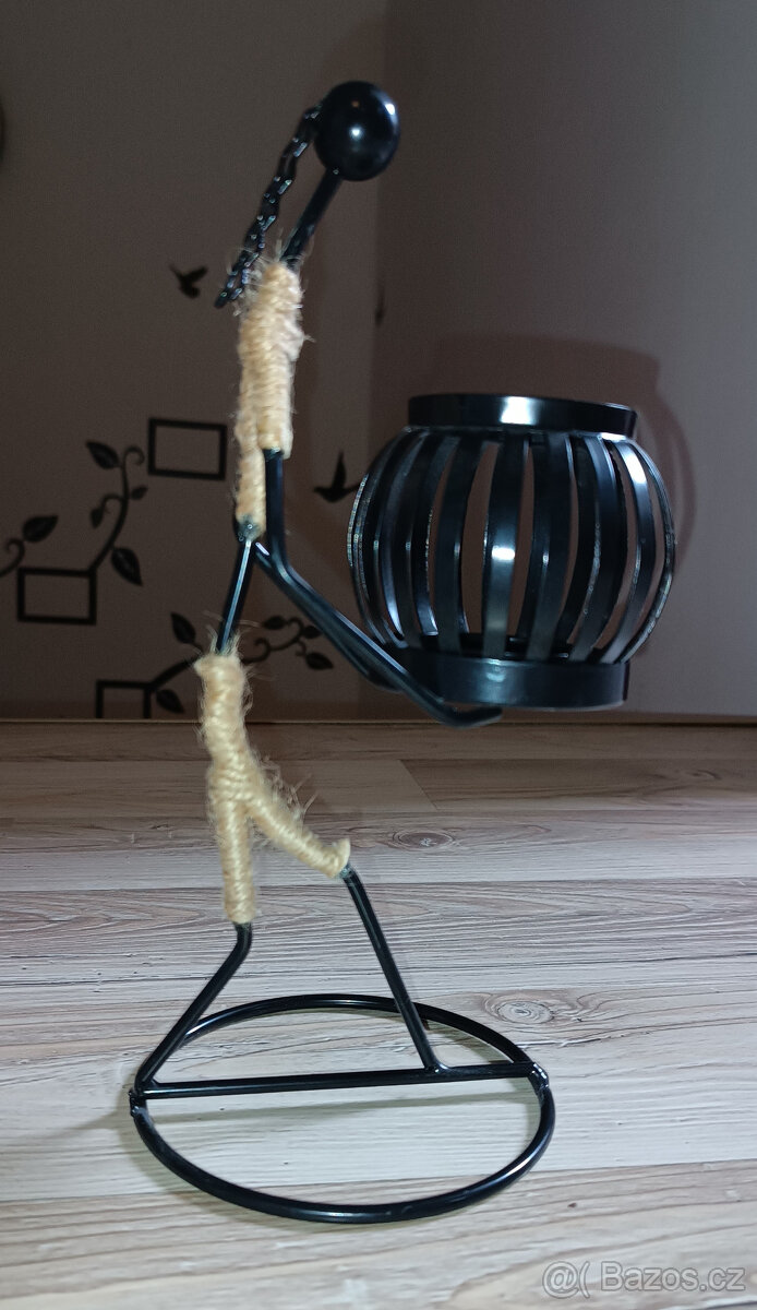 Dekorační kovový svícen Afričan - 2