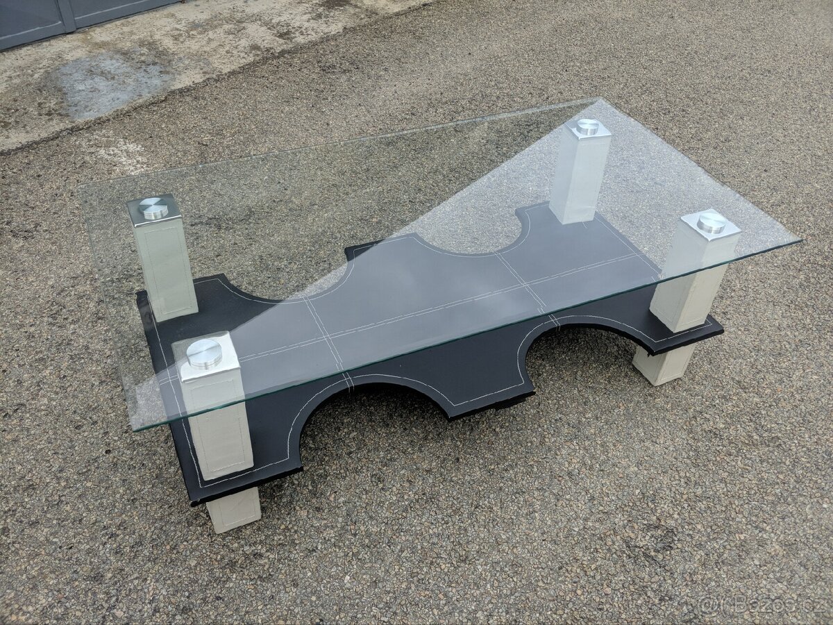 Skleněný stolek konferenční - 2