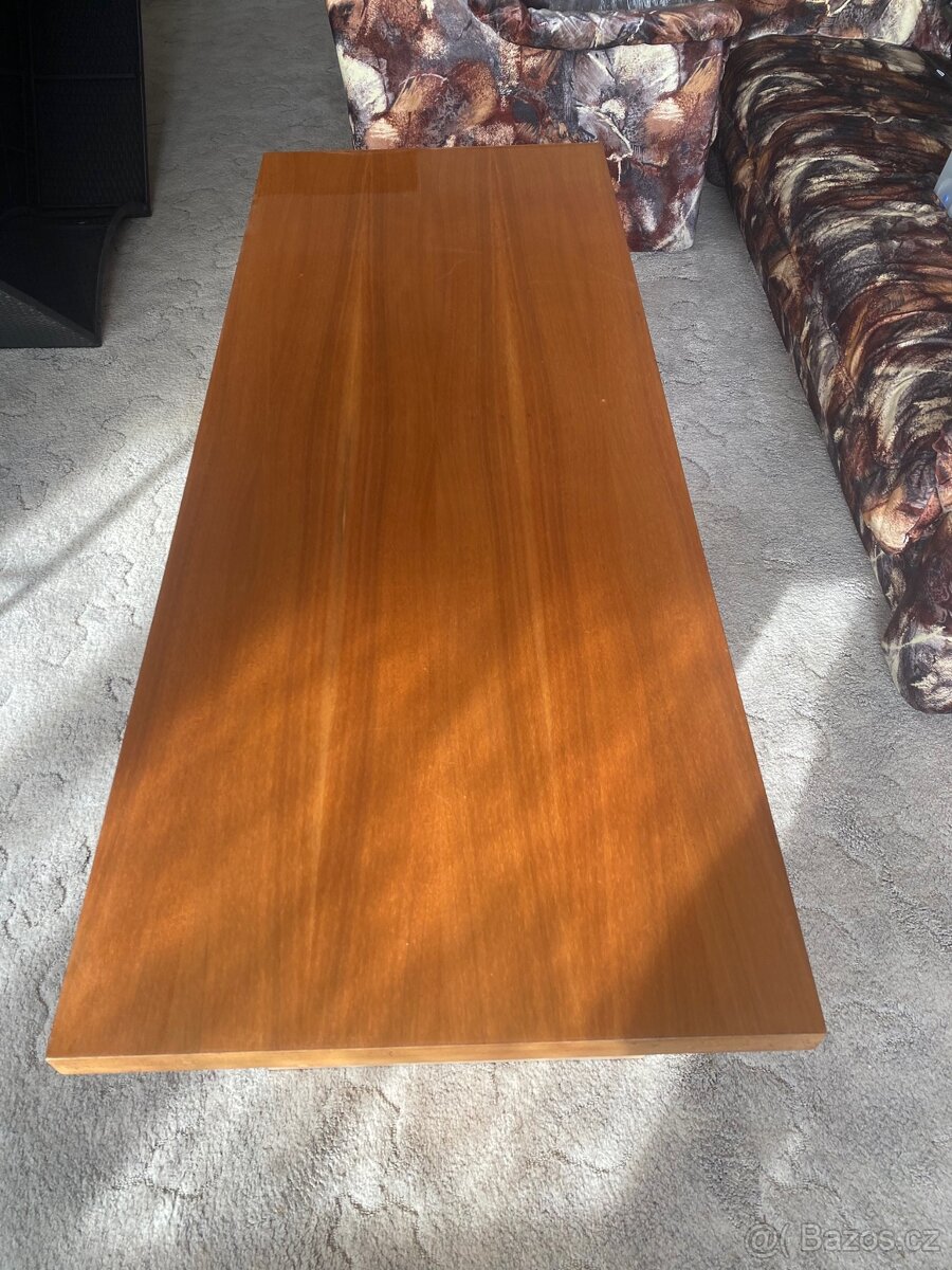 KONFERENČNÍ STŮL - 2