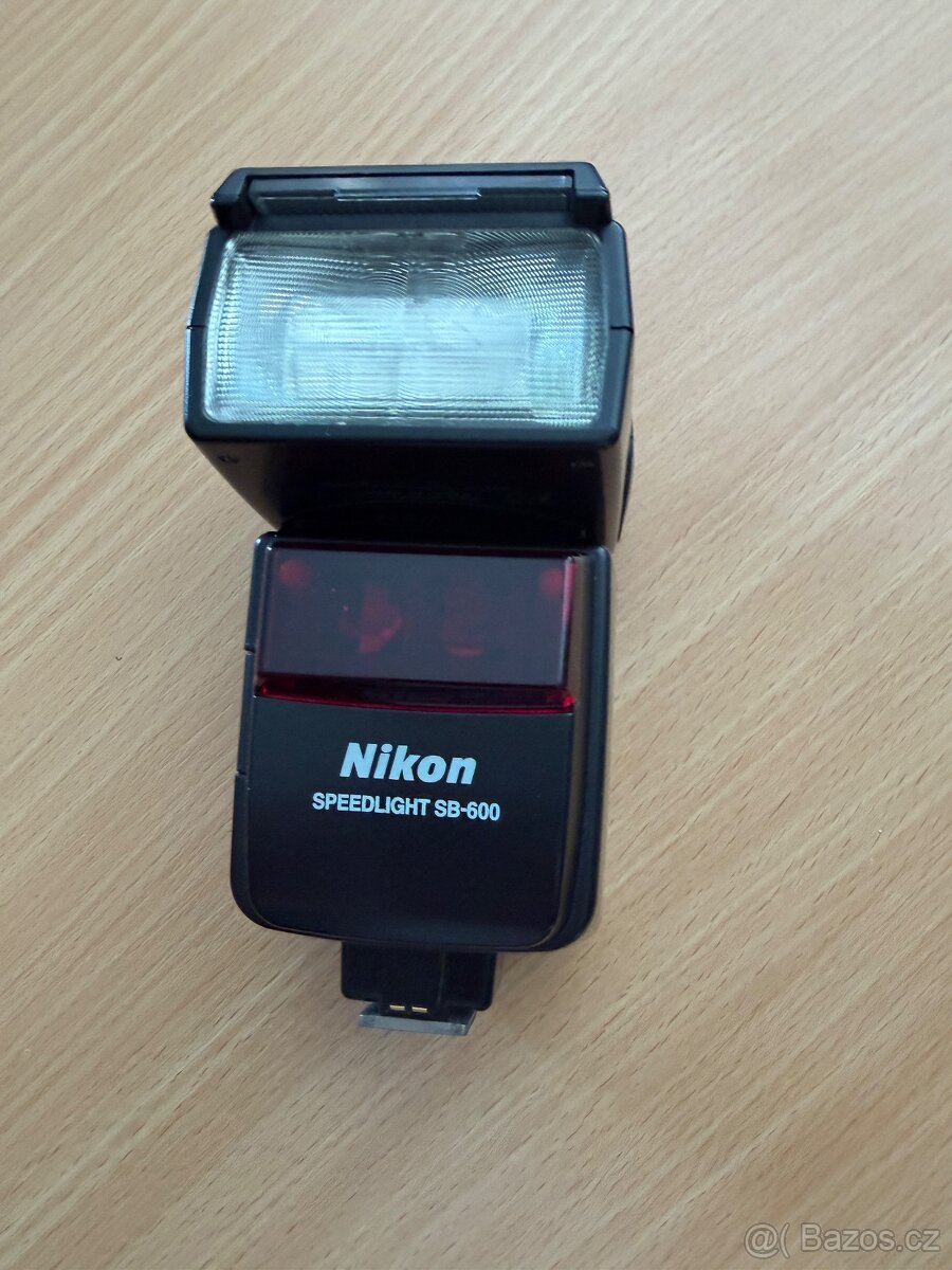 Nikon blesk SB-600 - 2