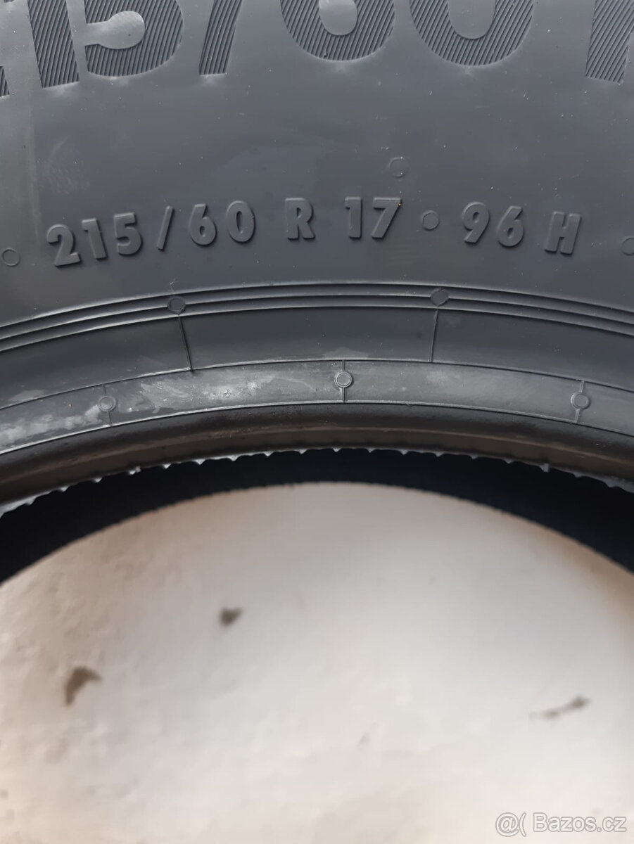 Prodám zánovní pneu Continental 215/60 R17 - 2