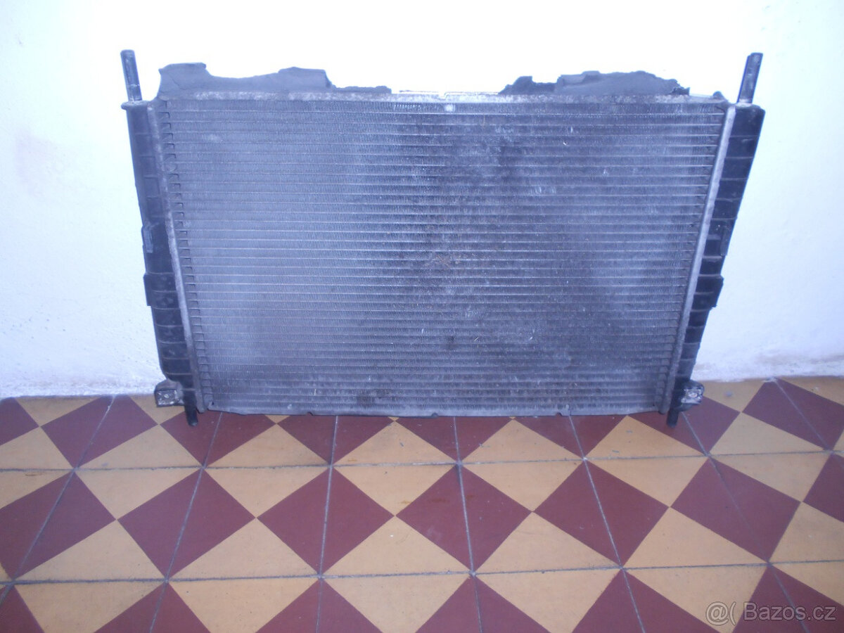Chladič  Ford 2.0 benzin, 107 kW - 2