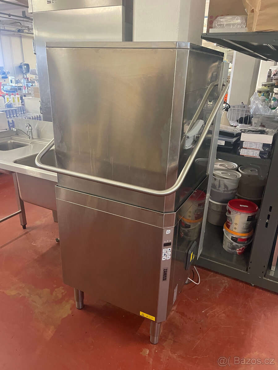 Myčka průběžná Zanussi - 2