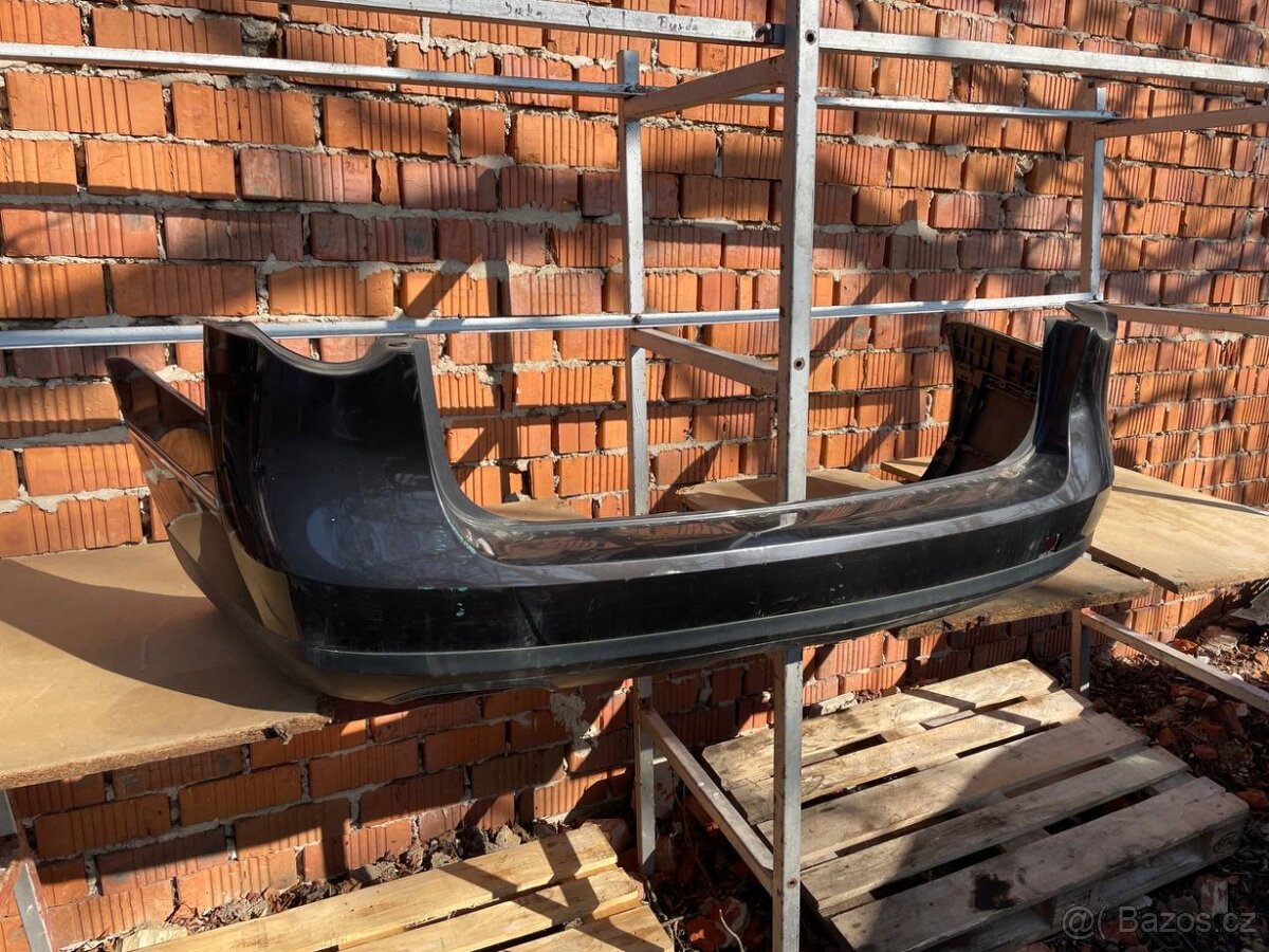 Zadní nárazník černý VW Passat B6 - 2
